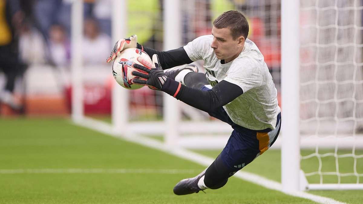El Real Madrid pone precio a Lunin y ya escucha ofertas