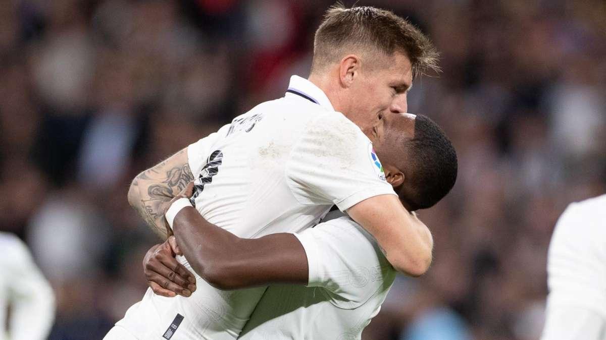 Alaba se pronuncia sobre el futuro de Kroos: ¿renovará con el Real Madrid?