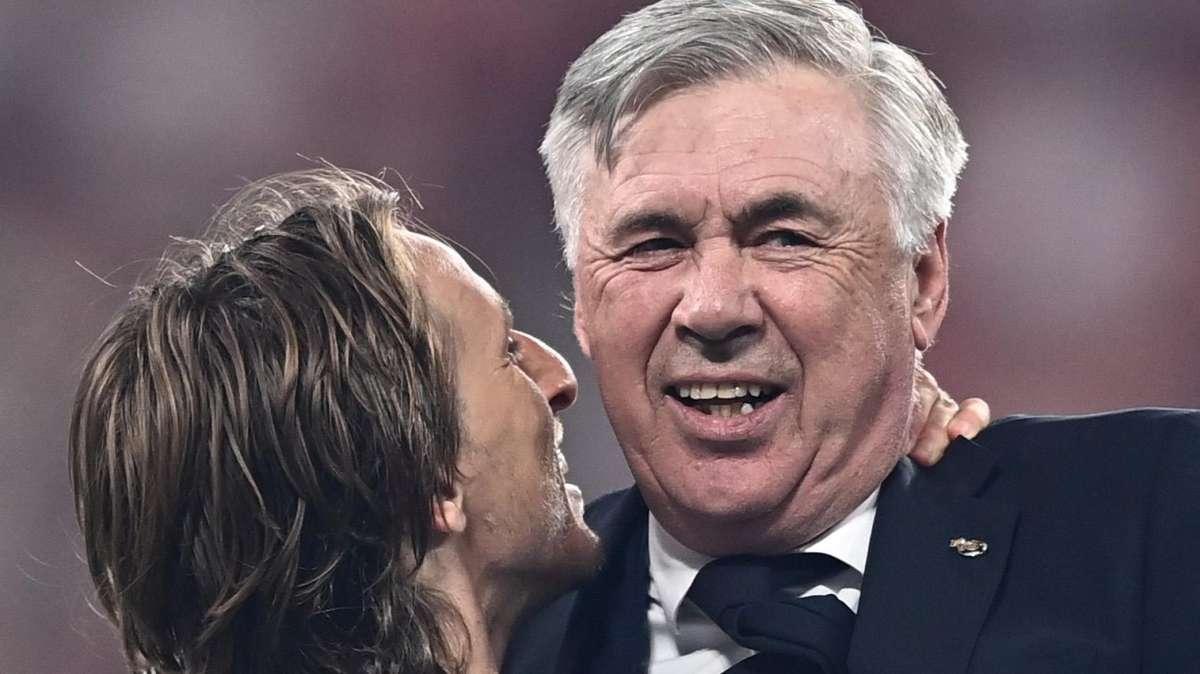 Ancelotti: "A Casemiro, Kroos y Modric les llamo el triángulo de las Bermudas. Ceballos..."