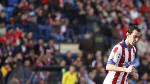 Mirror: Godin, alternativa a Varane para el Chelsea