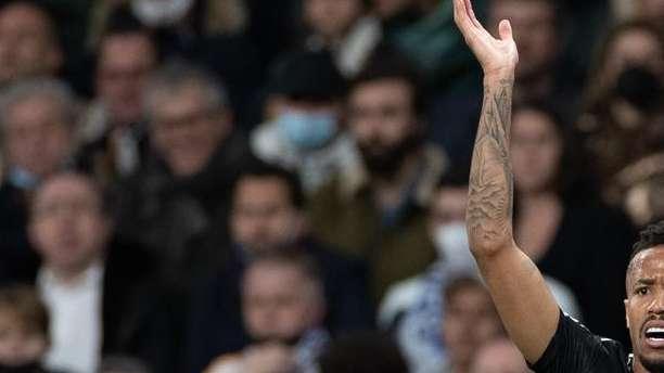 Militao cae sancionado y lesionado en la victoria del Real Madrid