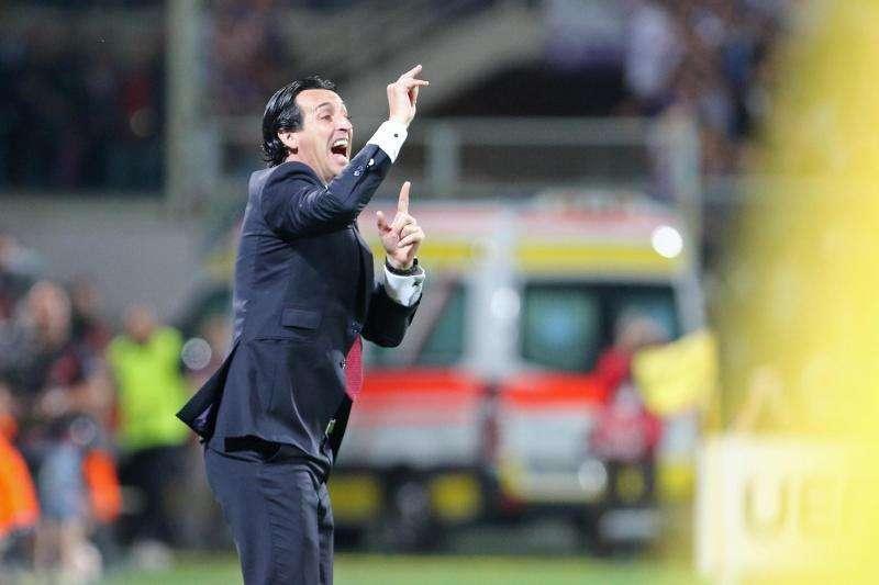 Emery: "Estamos evaluando fichar a Chicharito"