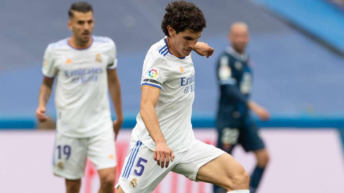El Real Madrid valora las últimas actuaciones de Jesús Vallejo 