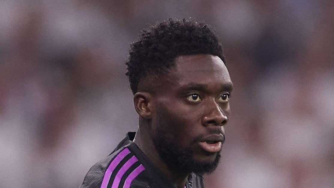 Alphonso Davies logra lo que quería: ofertón a la vista para bañarlo en oro