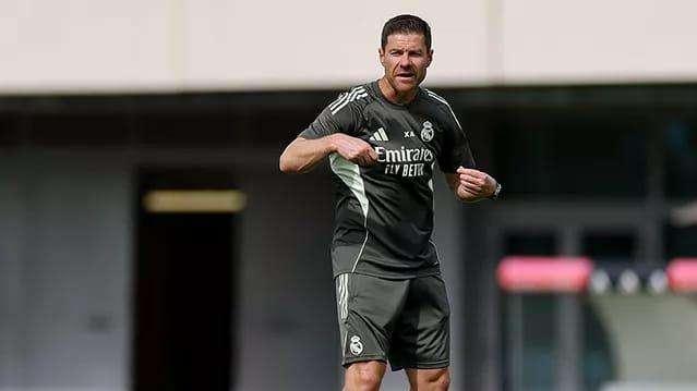 Rueda de prensa de Xabi Alonso y último entrenamiento antes de visitar Donosti