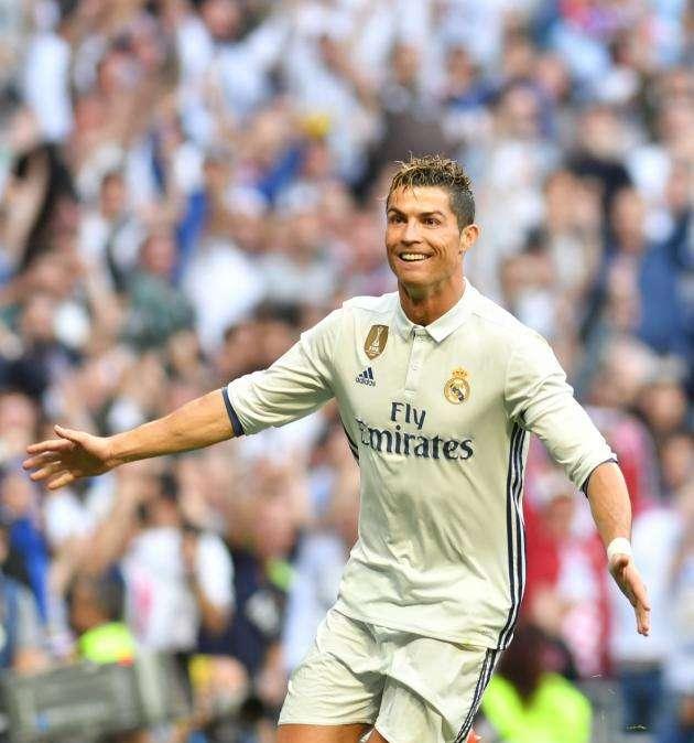 El Manchester United duda y teme que Ronaldo les utilice en su conflicto con el Real Madrid