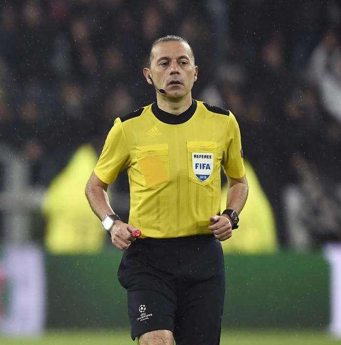 AS - Çakir, un árbitro de garantías para la vuelta ante el Bayern de Múnich