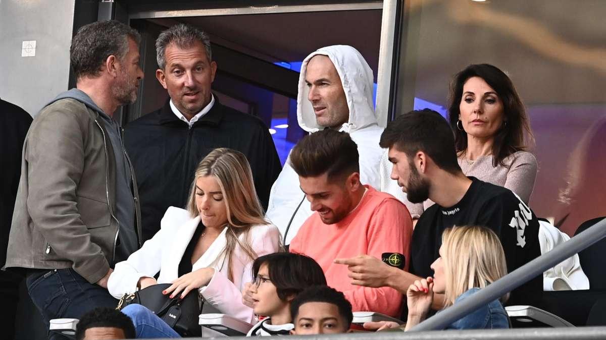 Las redes arden: Zidane visita al Real Madrid y se desatan los rumores