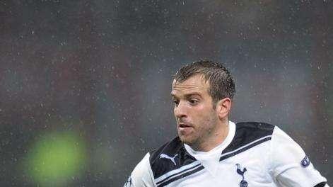 Van der Vaart: "Me tengo que ir del Betis"
