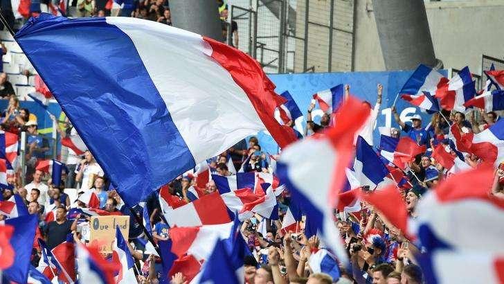 Daily Star - Chelsea, Barça y Madrid buscan reforzar su zaga en Francia