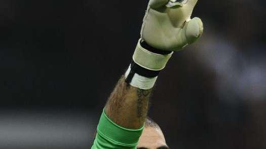 Victor Valdés no jugará en el Besiktas