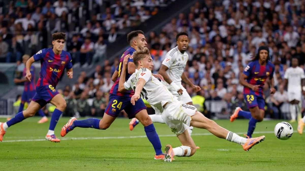 Huijsen vuelve al el ojo del huracán tras la Supercopa de España