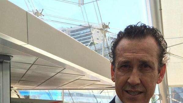 Valdano en El País: "A Griezmann nadie le invitó a la mesa de Messi y Cristiano"