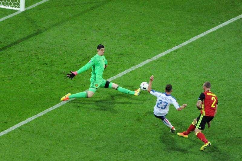 Aunque el Madrid le sigue, Courtois no tiene problemas en defender a Keylor: "Es un portero explosivo"