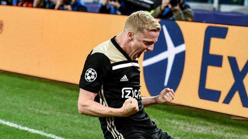 De Jong: "Prefiero que Van de Beek se quede en el Ajax"