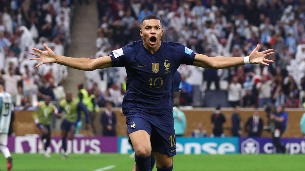 "En el Real Madrid están tranquilos por Mbappé y trabajan para 2024"