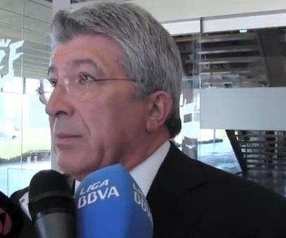 Cerezo se pica con Theo: "No sabía nada del Madrid. Se ha equivocado jugando con nosotros"