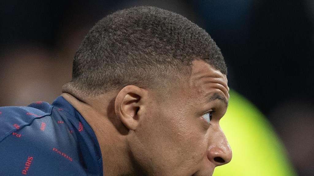 Fabrizio Romano: "Si Mbappé desea quedarse en el PSG tendrá que renovar"