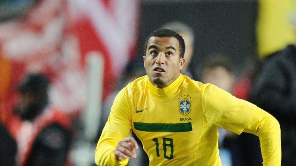 Lucas Moura abre las puertas del PSG a Di María: "Si viene a París, nos va a ayudar mucho"