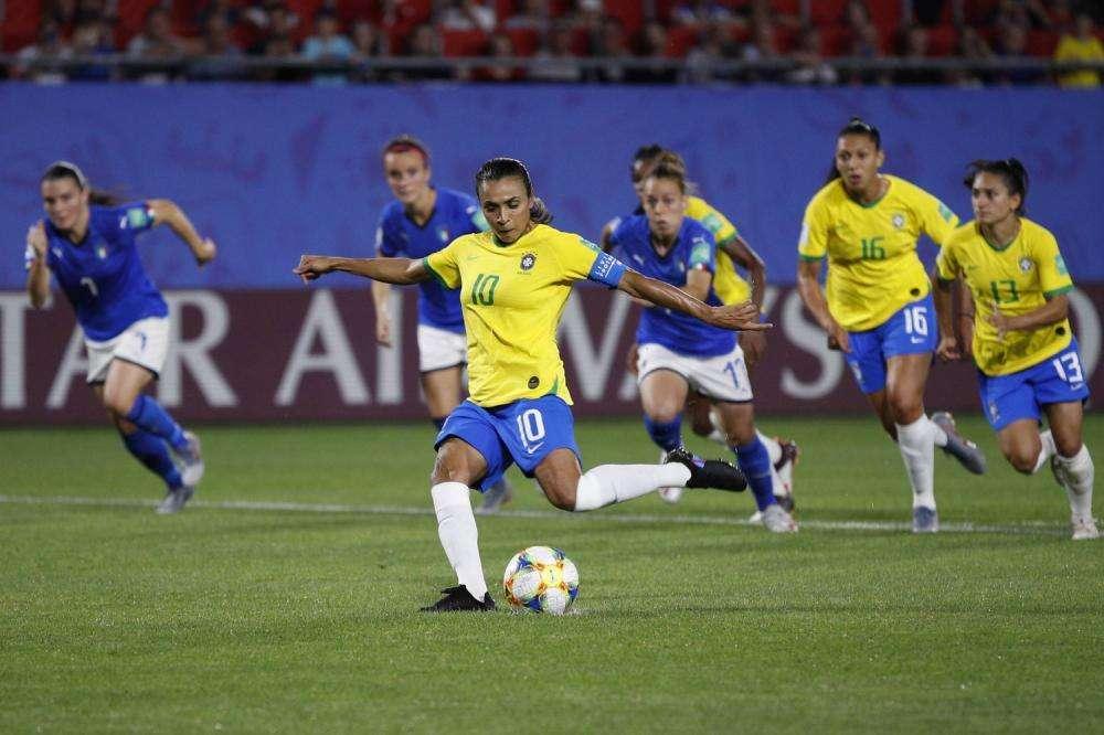 Fichajes, el Madrid sigue peinando el mercado para aumentar el nivel de la futura sección femenina