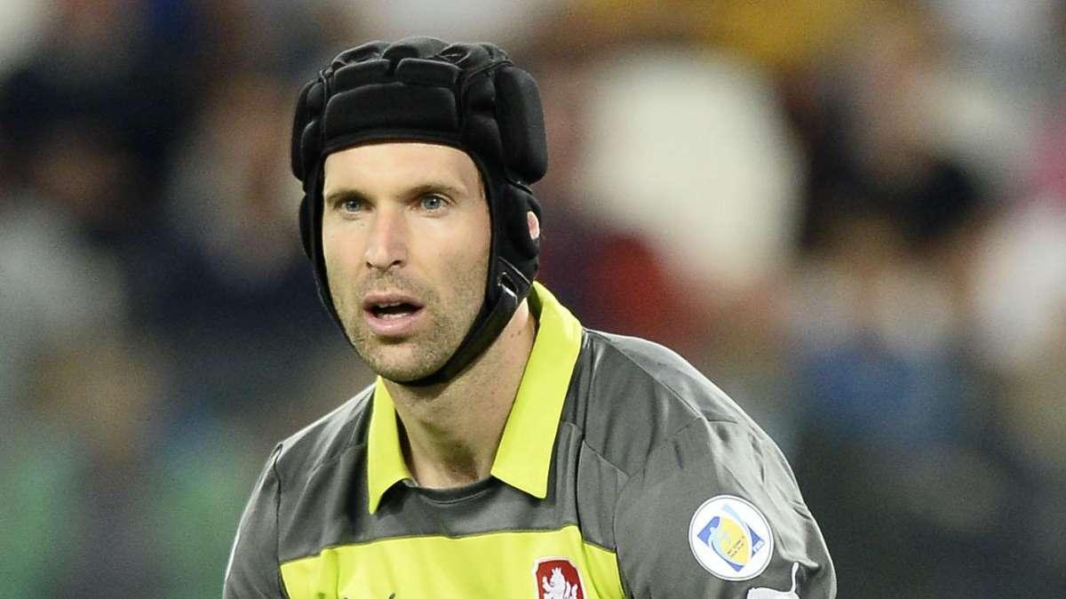 Cech: "Si hubiera alguna oferta, las dos partes valoraríamos lo mejor para todos"