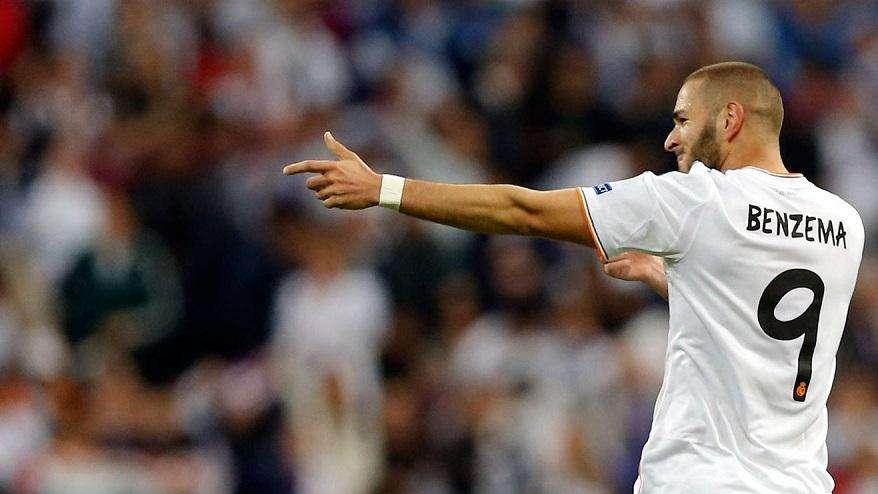 Daily Mail: El Liverpool quiere a Benzema y la cesión de Isco 