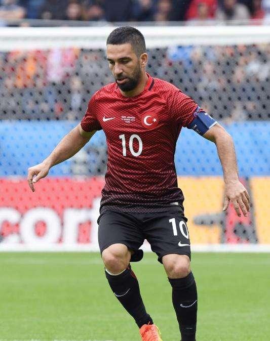 Arda engrosa la lista de contratiempos: "Soy feliz en el Barça y tengo tres años de contrato. Me quedaré aquí"