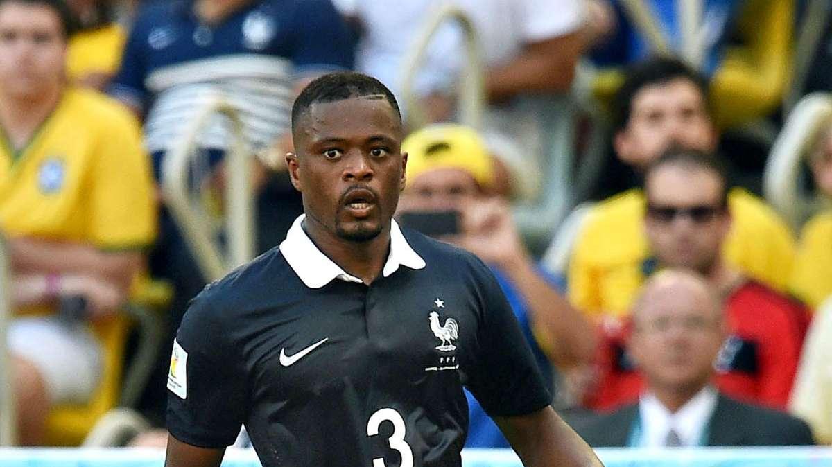 La Juve ya negocia por Evra