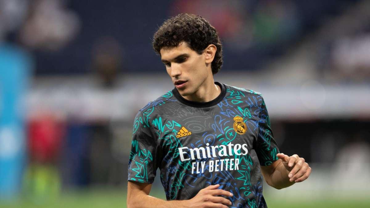 Jesús Vallejo vuelve a jugar con el Real Madrid tras meses de ausencia