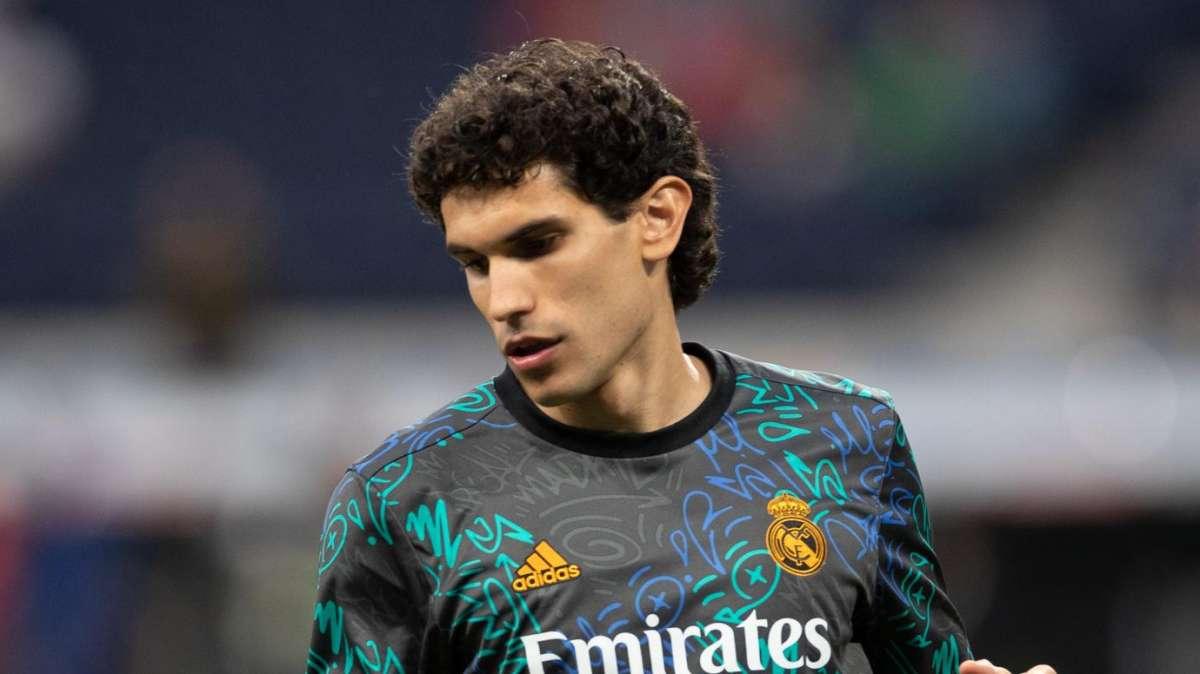 Vallejo vuelve a la titularidad tras más de tres años: así ha sido su partido