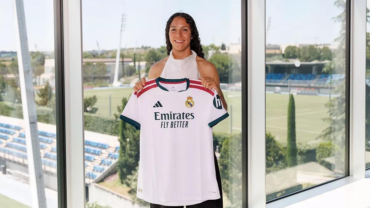 La defensa llamada a marcar una época: Silvia Cristóbal asciende al primer equipo