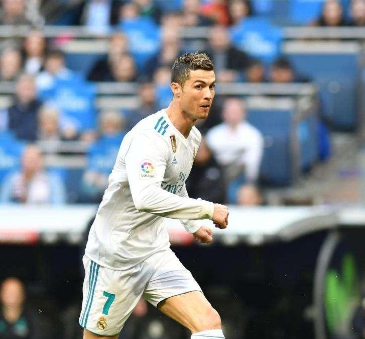 FOTO - No podía hacerlo de otra manera: la curiosa celebración de cumpleaños de Cristiano