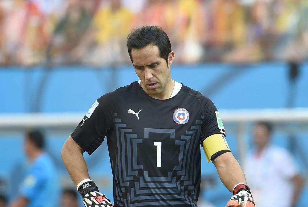 OFICIAL: Bravo, nuevo portero del Barcelona