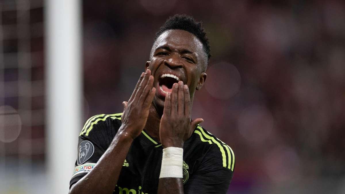 Los lamentables "truquitos" del Rayo Vallecano para parar a Vinicius: empujones, tortazos...