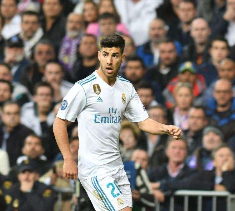 Asensio: "¿El Balón de Oro? Yo sigo a la mío. Lo de las mesas..."