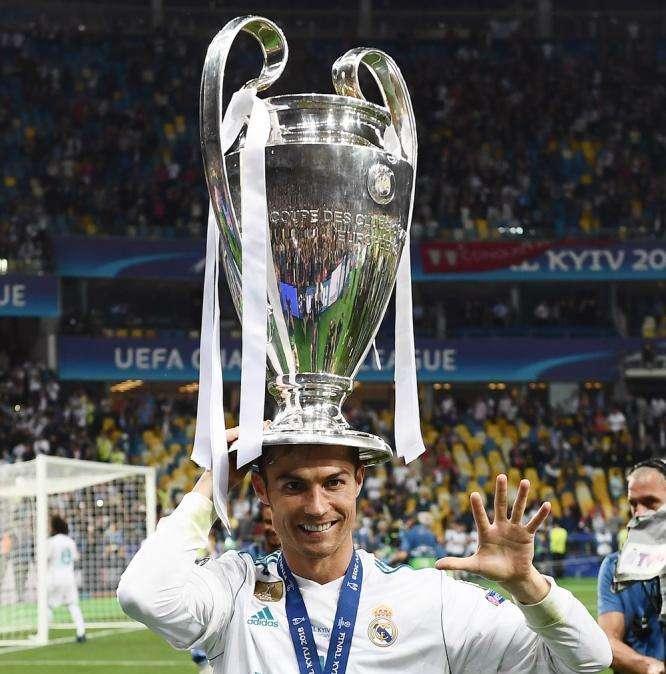 Cristiano: "Hicimos historia gracias a vosotros. ¡Hala Madrid!"