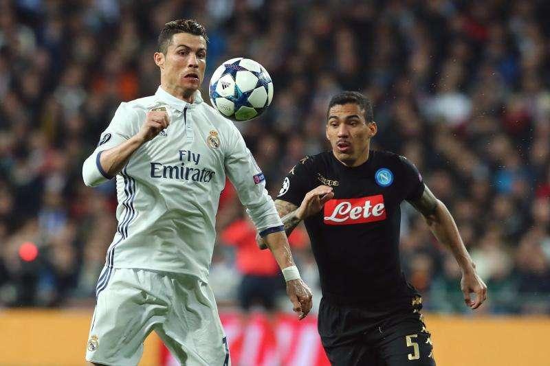 ¡AL PALO CRISTIANO! Nápoles 1-0 Madrid: el disparo del portugués se estrelló en el poste