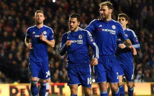 Tuttosport: A la Juve le interesan Hazard, Willian y Óscar