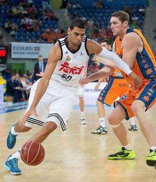 Mejri cumple 50 partidos con el Madrid