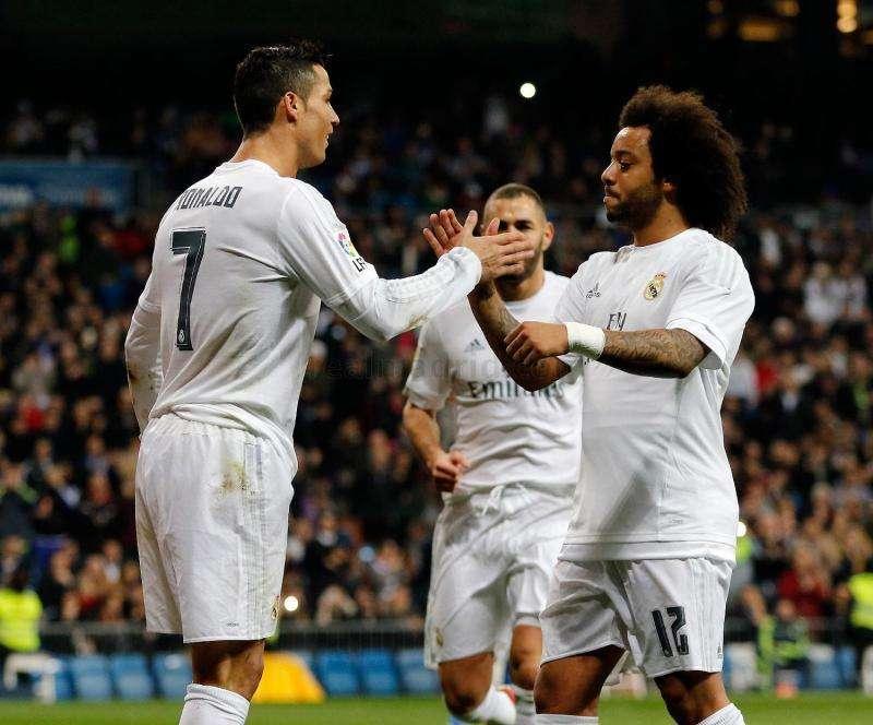 El pelo de Marcelo no permite a Ronaldo ver el acto de Sanitas