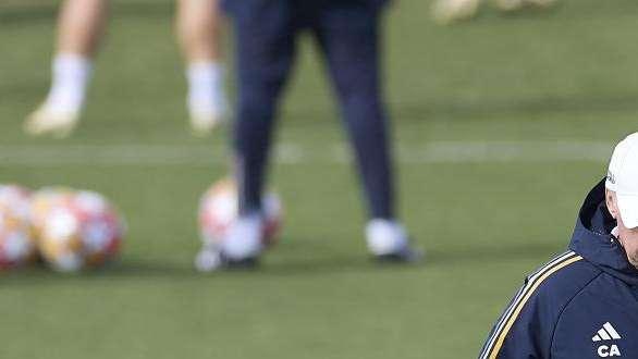 Ancelotti dirige un nuevo entrenamiento con hasta seis lesionados
