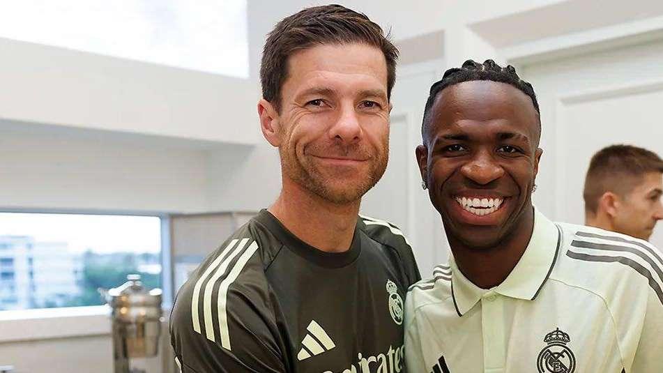 Xabi Alonso explicó a Vinicius su suplencia: este fue el mensaje
