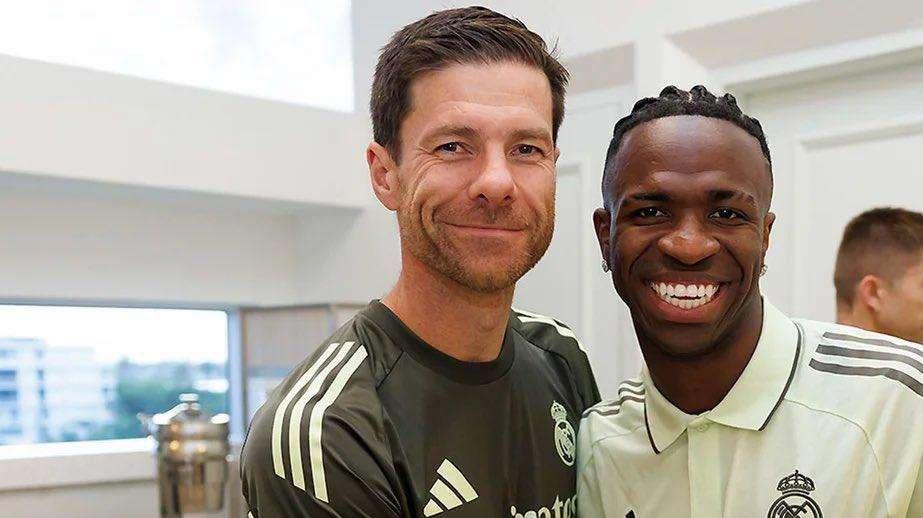 Desvelan el primer roce entre Vinicius y Xabi Alonso: no gustó al brasileño