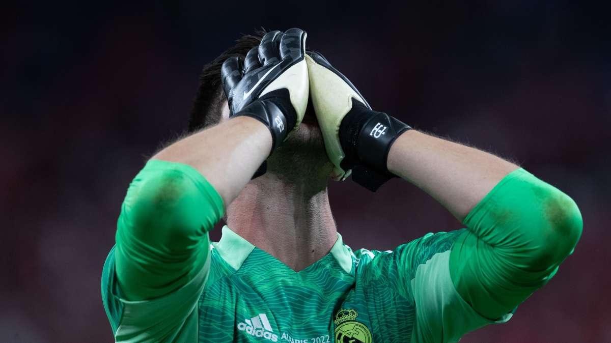 Courtois se ve obligado a parar y no se concentra con Bélgica