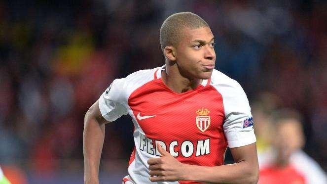 Marquinhos no tiene dudas sobre el futuro de Mbappé: "Miramos las cosas en Internet, todavía estamos esperando.  Si viene, nos va a aportar mucho"