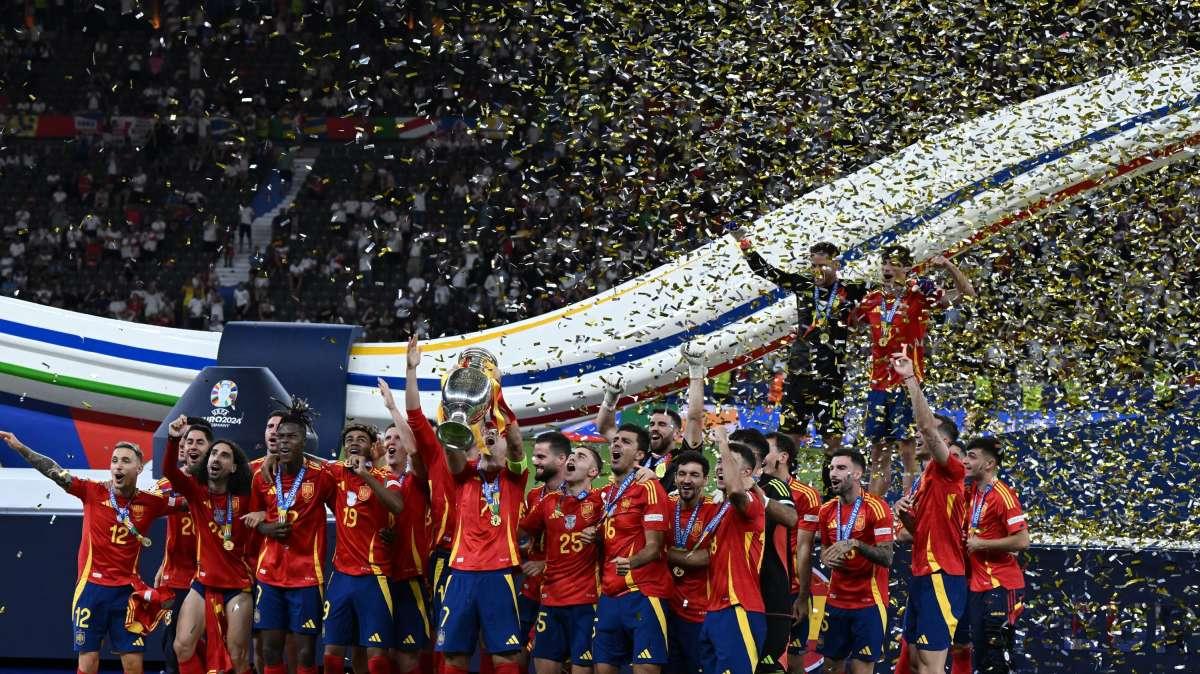 Los once elegidos para ser los titulares de un importante partido para España