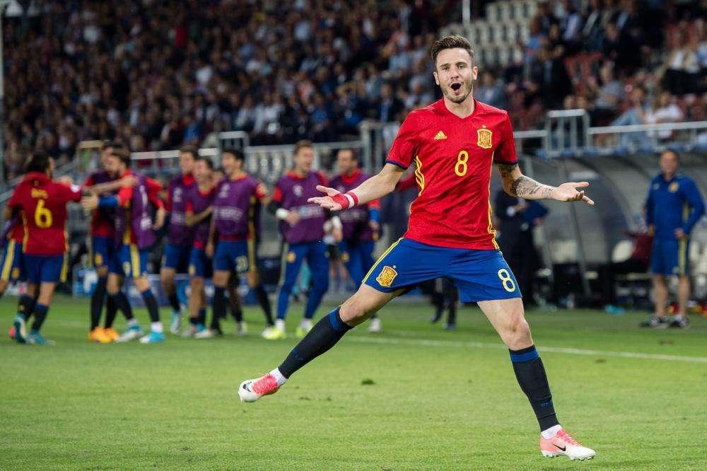 Saúl: "Compararse con Messi y Cristiano es mucho decir"