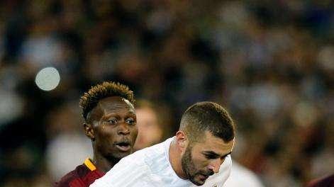 TMW: Benzema, entre las opciones del Arsenal para la delantera