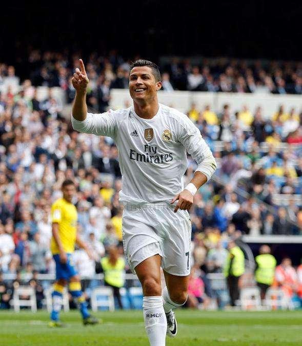 L'Equipe: El PSG prepara 300 millones para Neymar o Cristiano 
