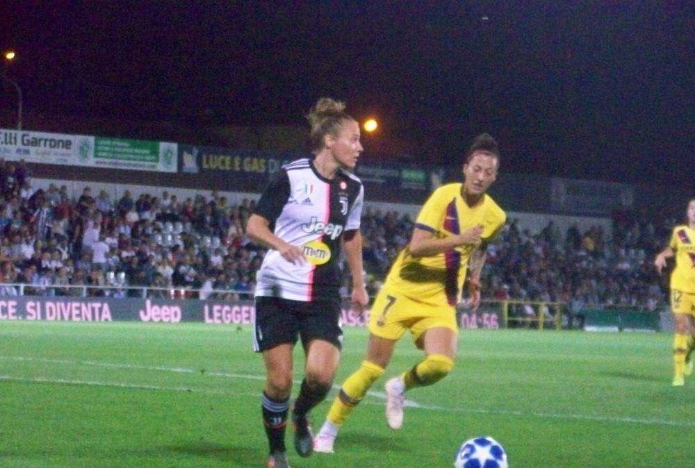 El Barça se aúpa hasta el liderato a costa de un endeble Atlético